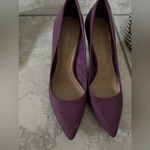 8.5 purple BCBG heels